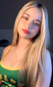 Video Iclik – Tiktoker vs Pacar Kontol Panjang